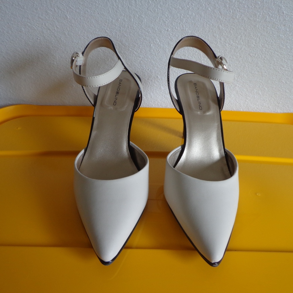 Bandalino Pumps